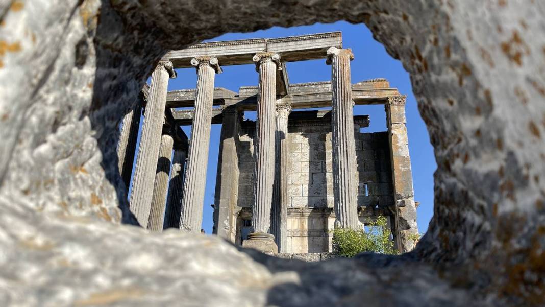 Arkeologlar da bunu beklemiyordu: 'Kadın, hep aynı kadın' diyerek gösterdi! 2 bin yıl öncesinde bile varmış 6